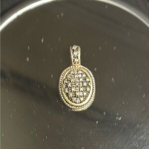 Elegant Gold Woven Pendant